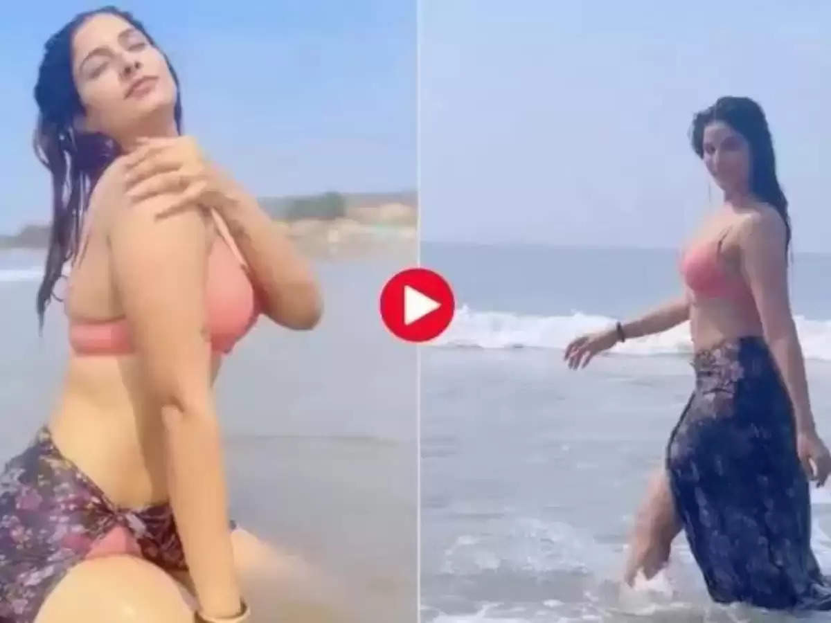 Poonam Dubey Dance Video 