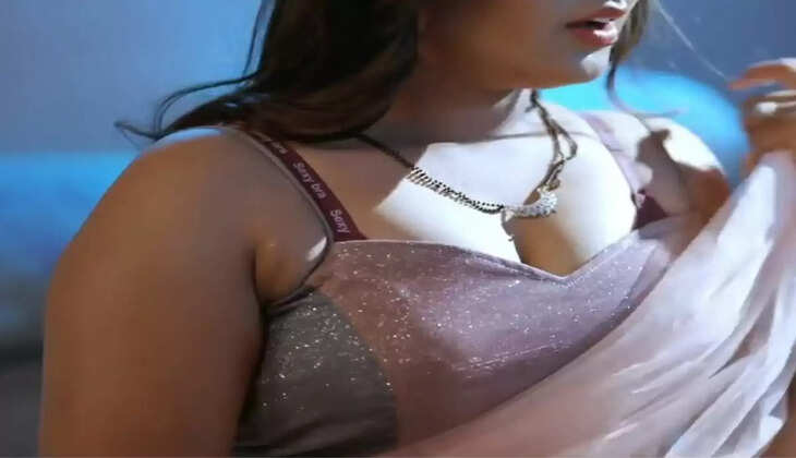 Love Affair : शादीशुदा महिला मकान मालिक के साथ कर रही थी मजे, ऊपर से आ गया पति