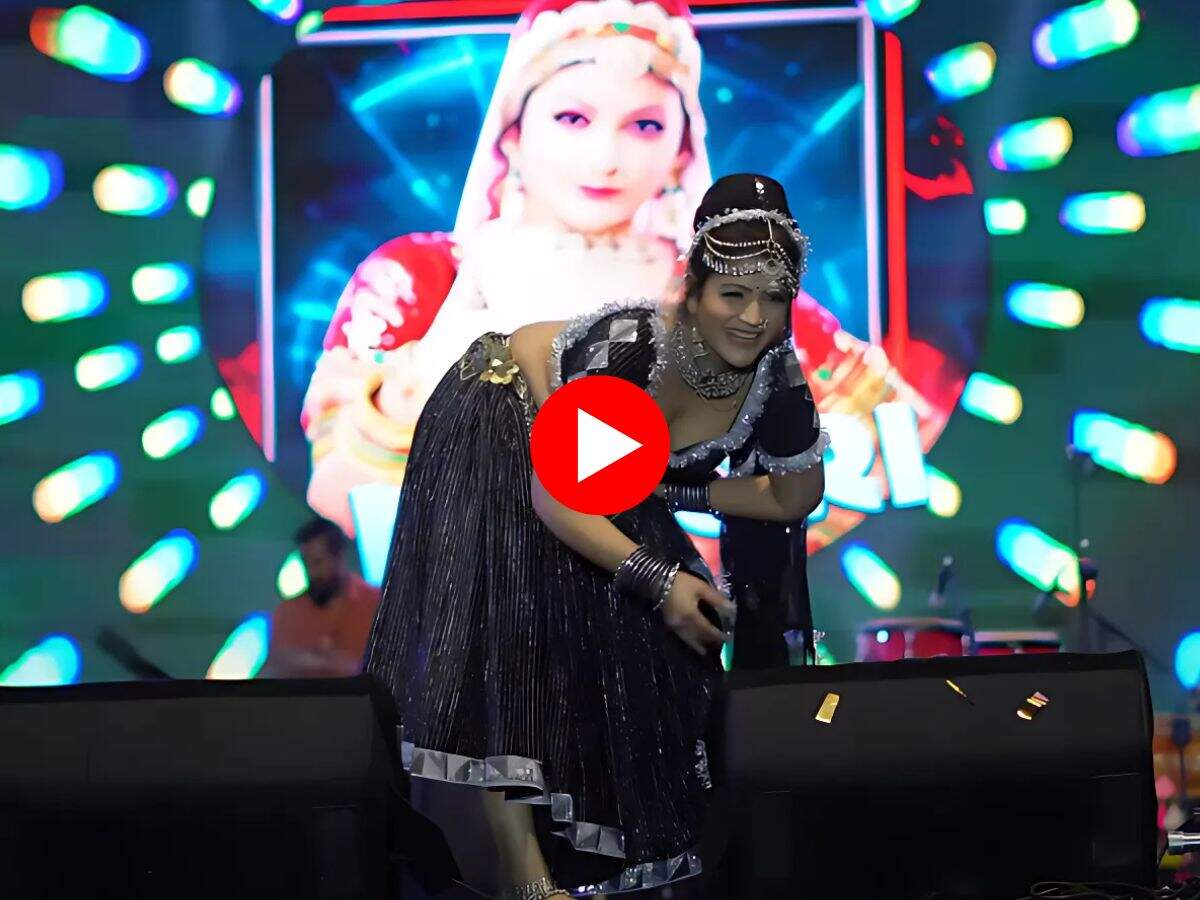 Gori Nagori dance : गोरी नागोरी ने ठुमकों से बढ़ाया स्टेज का पारा, डांस से किया फैंस को बेकाबू