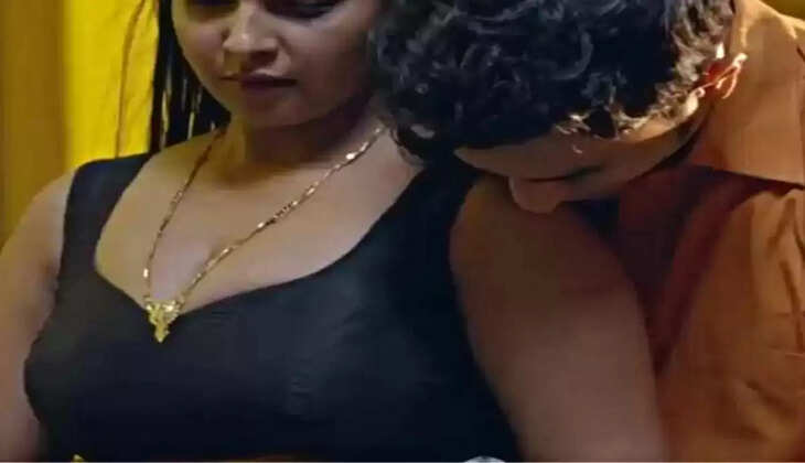 Meri Kahani : मेरी पत्नी गैर मर्द के साथ बेडरूम में कर रही थी मस्ती