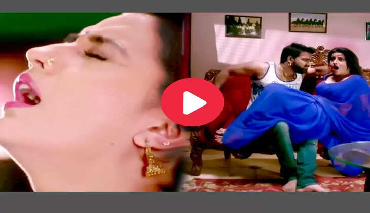 Bhojpuri New : अक्षरा सिंह के साथ सोफे पर पवन सिंह करने लगे ये काम, बोली तानी फेरे दी बलम जी करवटिया