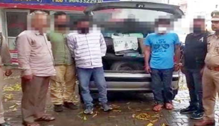 महंगी बोतलों में बेच रहे थे सस्ती शराब, पुलिस ने ऐसे पकड़ा&nbsp;