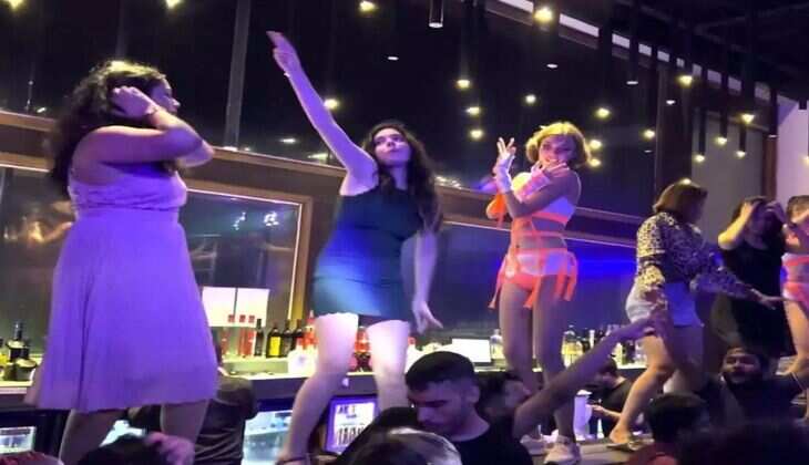 Delhi Nightlife : नाइटलाइफ के लिए बेस्ट हैं दिल्ली की ये पांच जगहें, सुबह के 3 बजे तक कर सकते हैं पार्टी&nbsp;