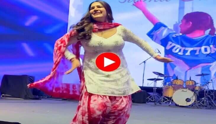 26 की उम्र में Sapna Choudhary ने लगाए धुआंधार ठुमके, खूब बरसे नोट