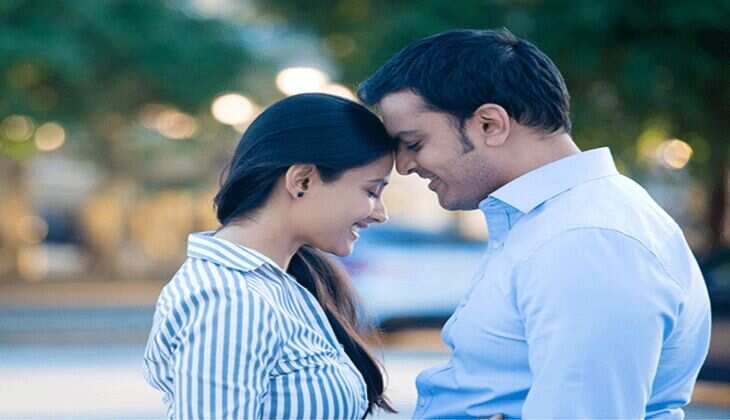 Relationship : लड़कियां करीब आने से पहले करती हैं ऐसे इशारे